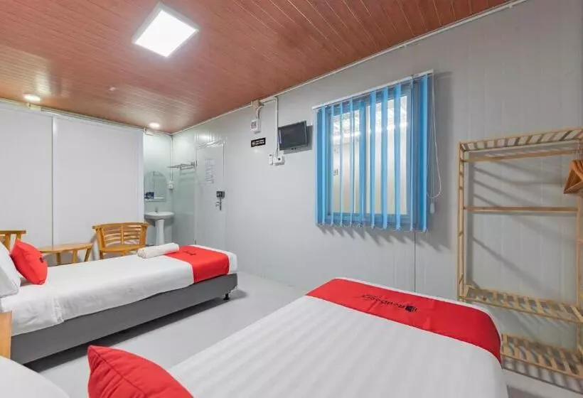 Hotelli Reddoorz Container @ Teras Cimanuk Garut