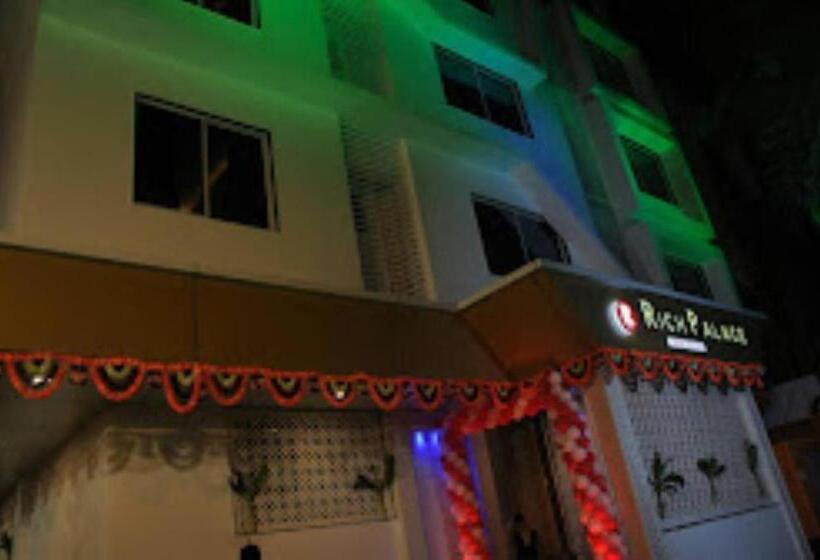 فندق Rich Palace, Jalgaon