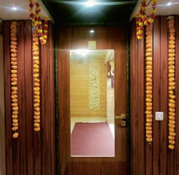 فندق Rich Palace, Jalgaon