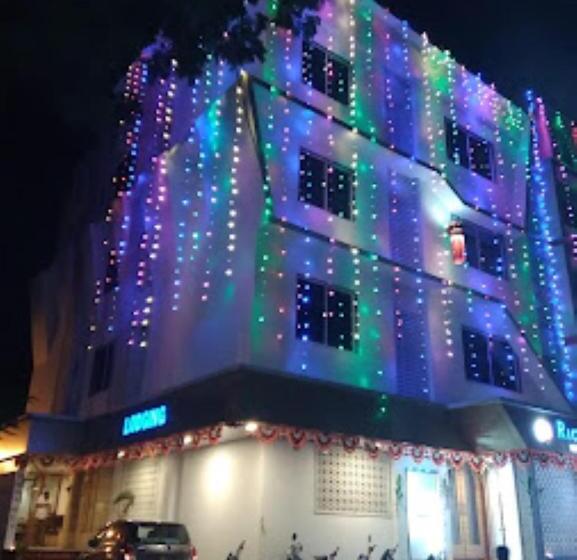 فندق Rich Palace, Jalgaon