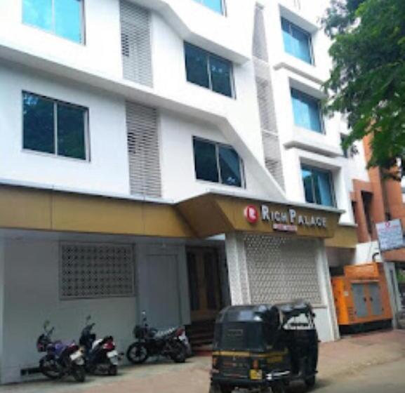 فندق Rich Palace, Jalgaon