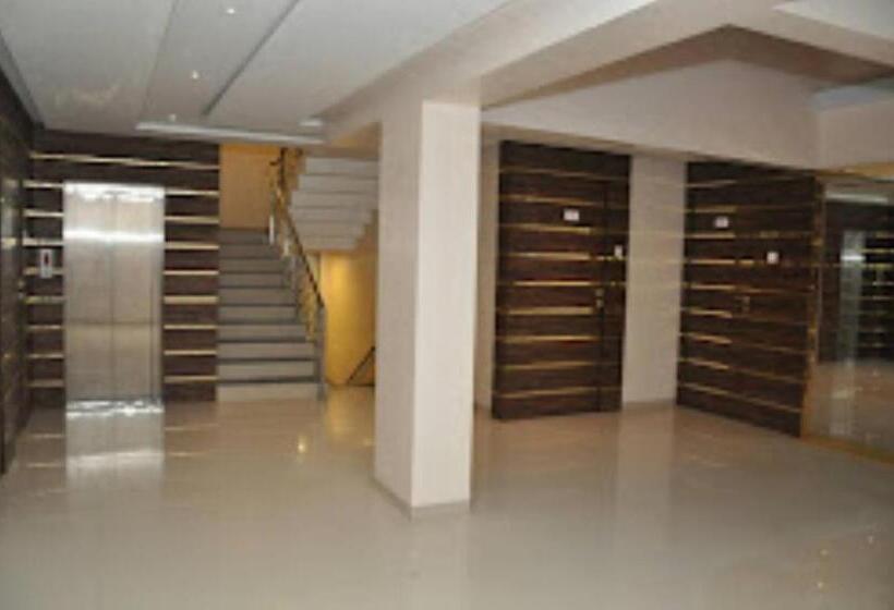 فندق Rich Palace, Jalgaon