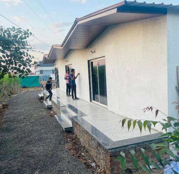 בית מלון כפרי Sahyadri Agro Farm & Resto