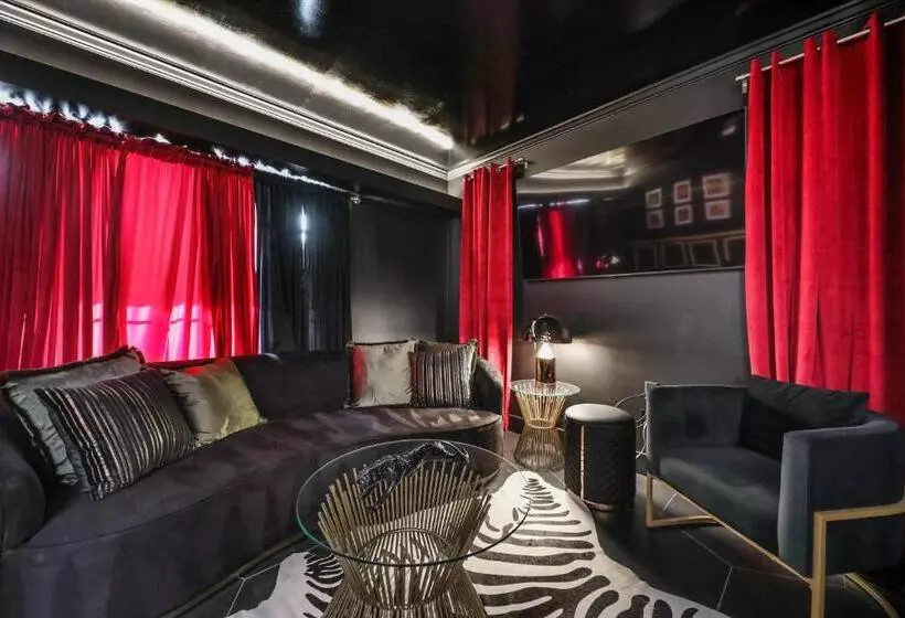 ホテル The Playmate Suite  Sophisticated Tribute To Hugh S Girls