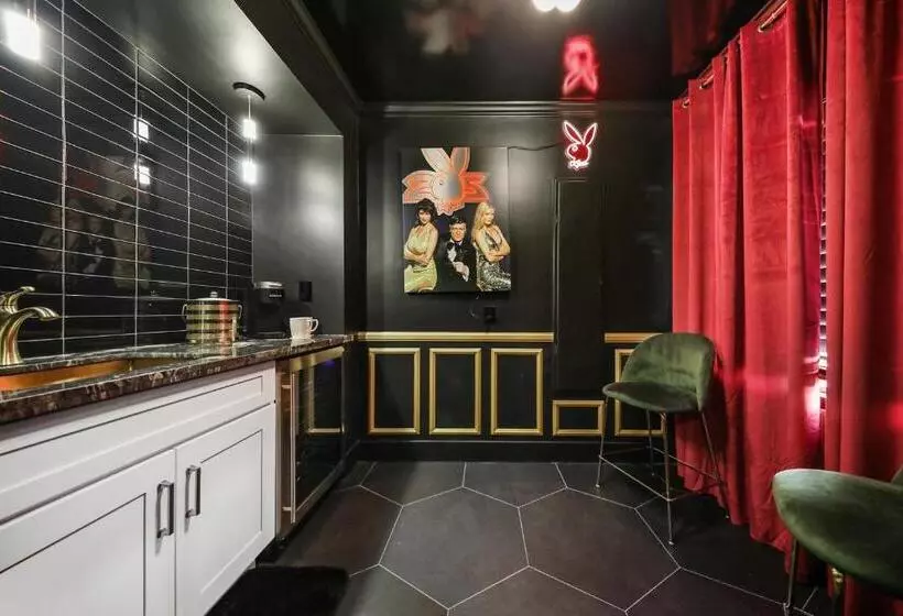 ホテル The Playmate Suite  Sophisticated Tribute To Hugh S Girls