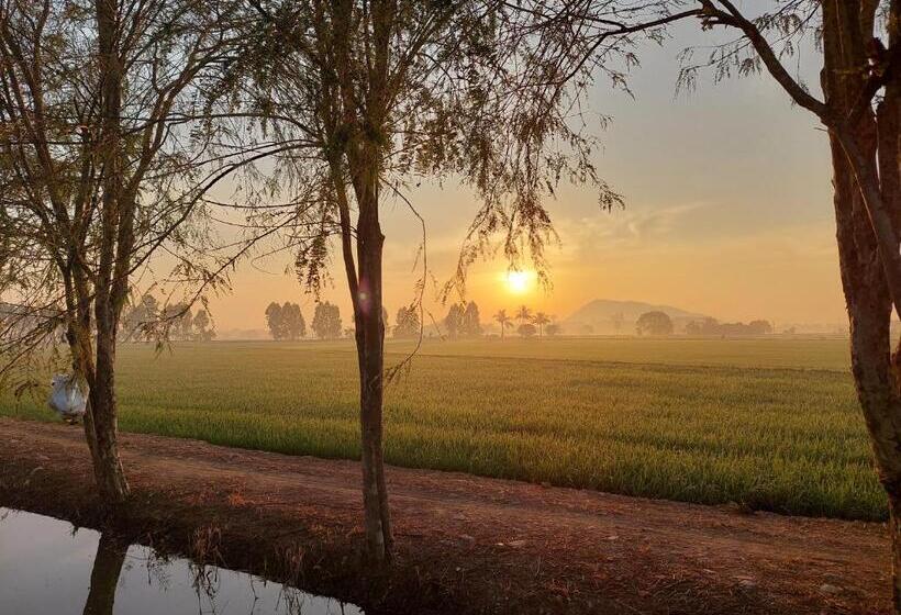 Szálloda Tung Na Pa Suan Farmstay