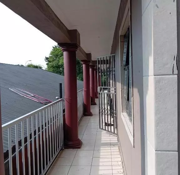 ペンション Zihlalele 24hours Guest House