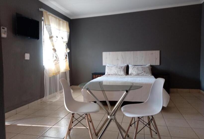 Pension Zihlalele 24hours Guest House