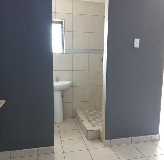 Pension Zihlalele 24hours Guest House