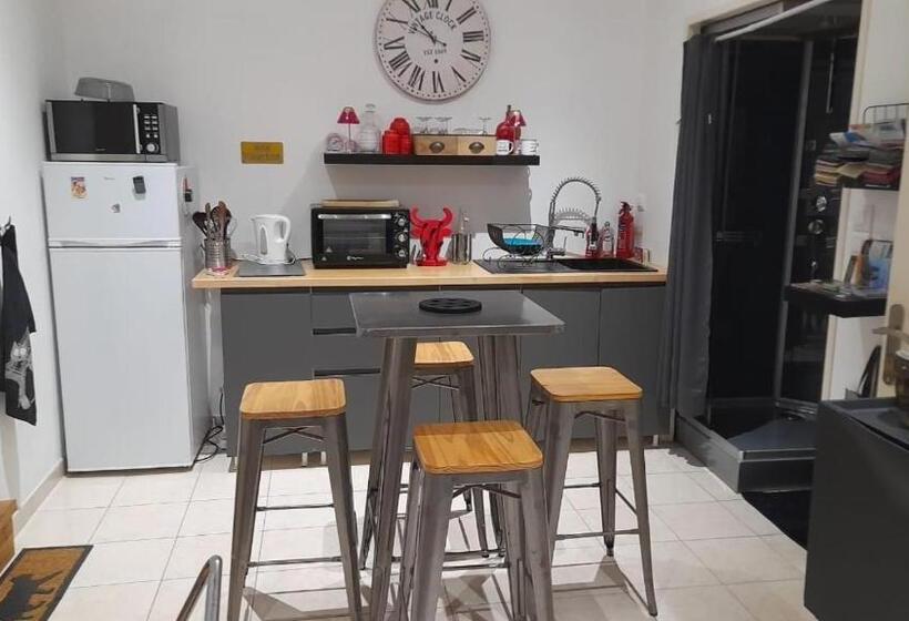 مبيت وإفطار Les Jasmins