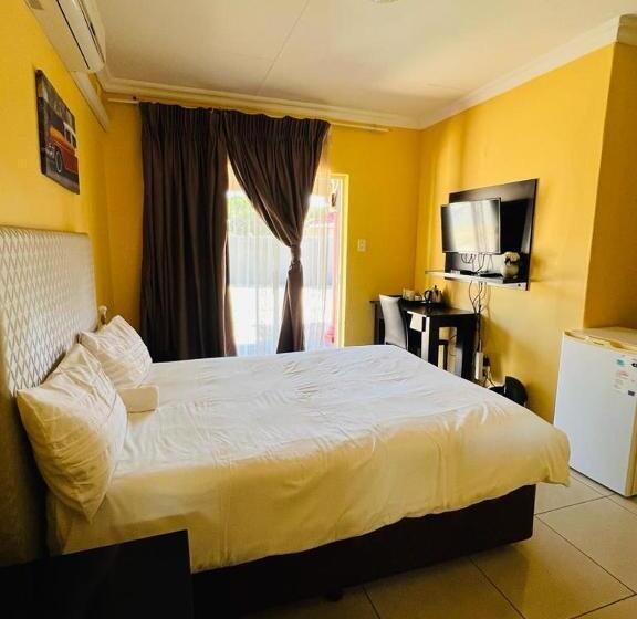 تختخواب و صبحانه Lovic Guest House +27655256611