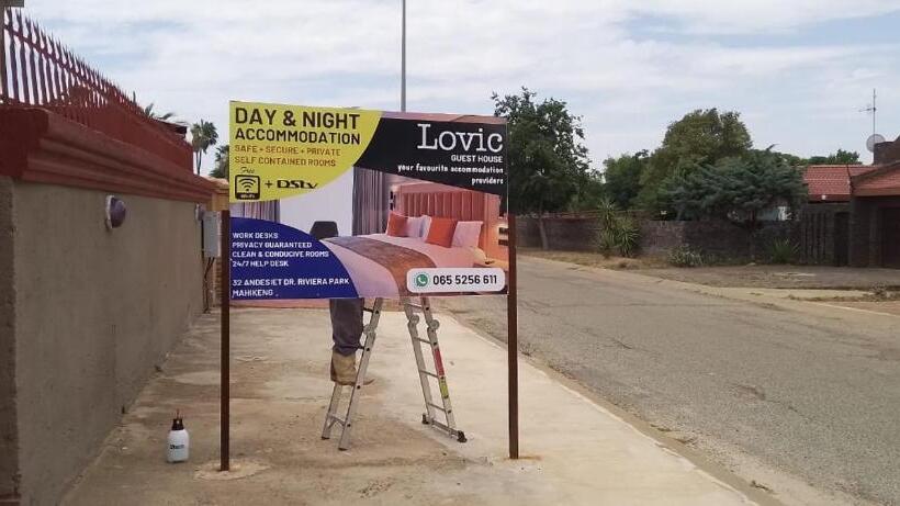 تختخواب و صبحانه Lovic Guest House +27655256611