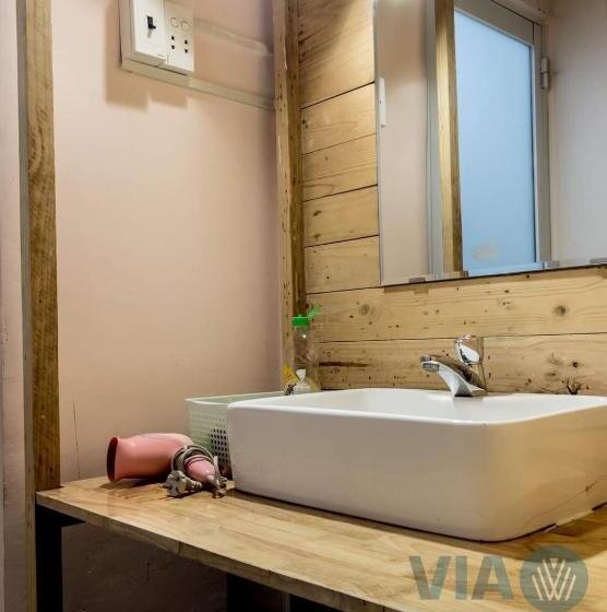 تختخواب و صبحانه Phúc Lộc 1 R2