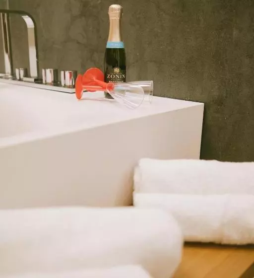 ベッドアンドブレックファースト Suave Luxury Room
