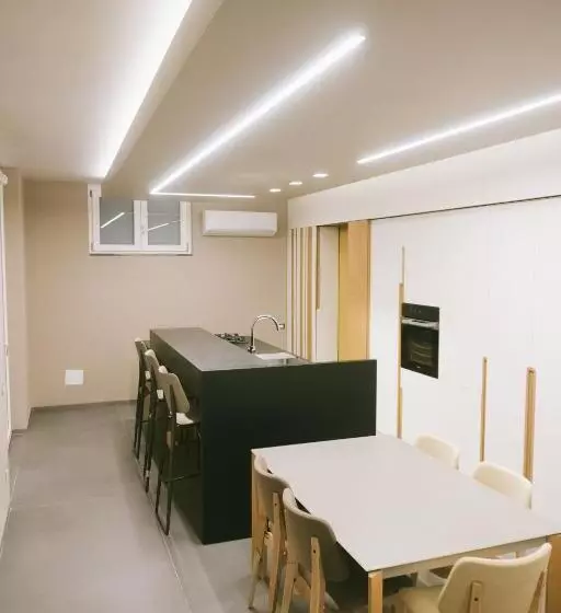 ベッドアンドブレックファースト Suave Luxury Room