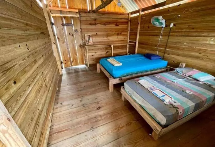 Cabañas Sobre El Mar En Guna Yala