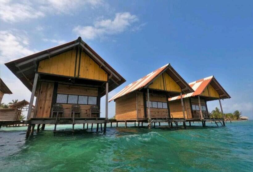 Cabañas Sobre El Mar En Guna Yala