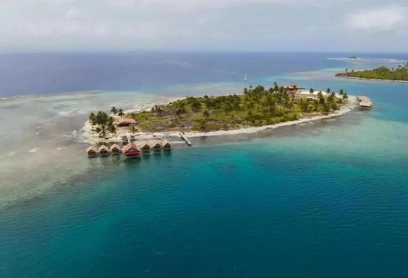 Cabañas Sobre El Mar En Guna Yala
