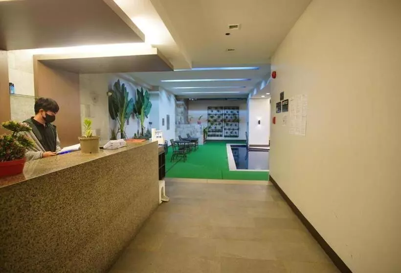 Goldland Millenia Suites 3020