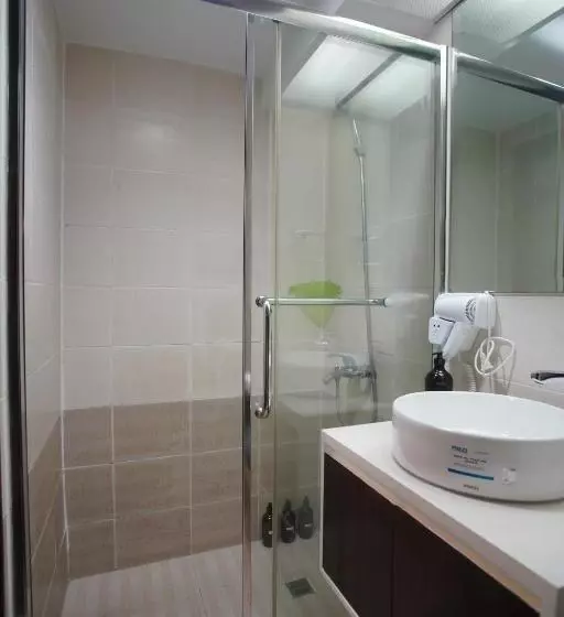 Goldland Millenia Suites 3020
