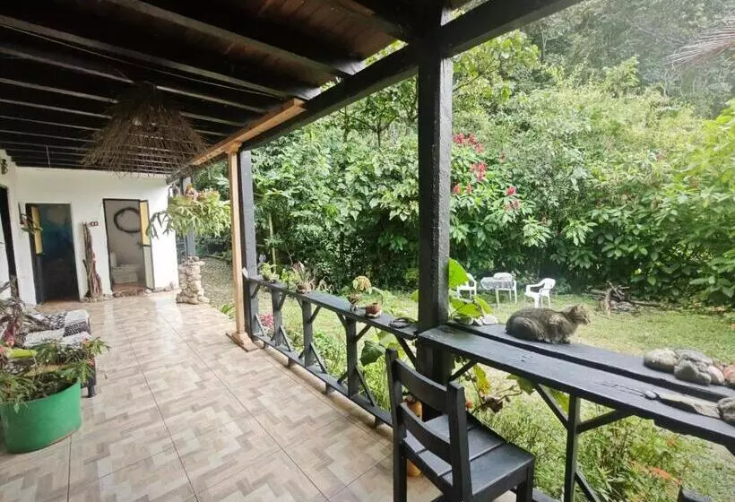 ホテル Eco Hostal Tierra De Agua Y Fuego