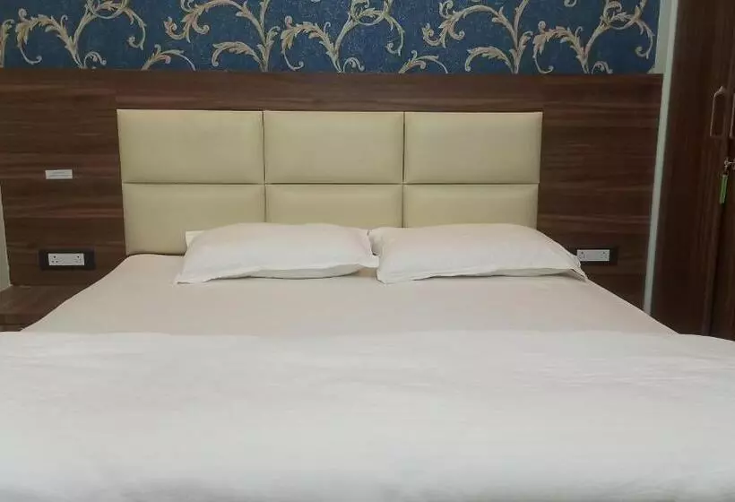 ホテル G P Guest House And Banquet Hall