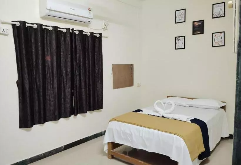 ホテル Sai Sheetal Beach House