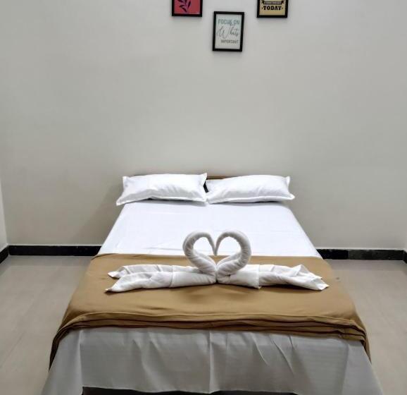 Отель Sai Sheetal Beach House