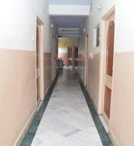 酒店 Savitri Deoghar