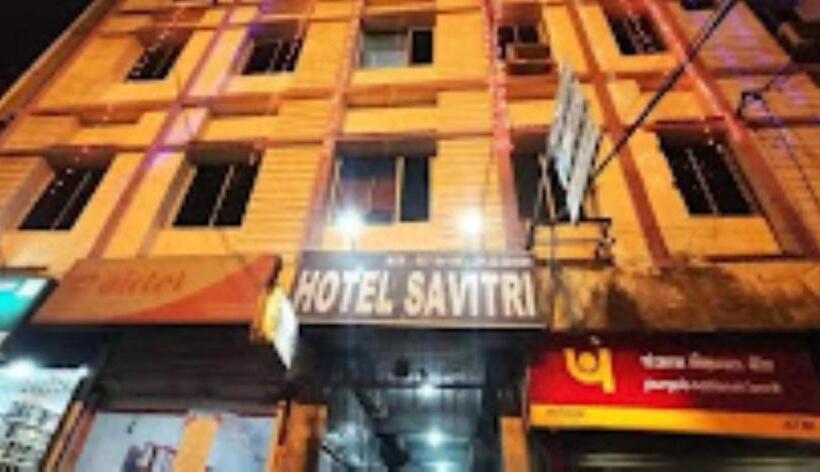 酒店 Savitri Deoghar