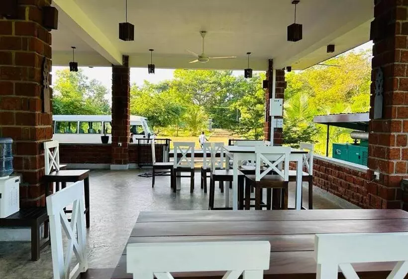 هتل Sky 14 Resort Yala