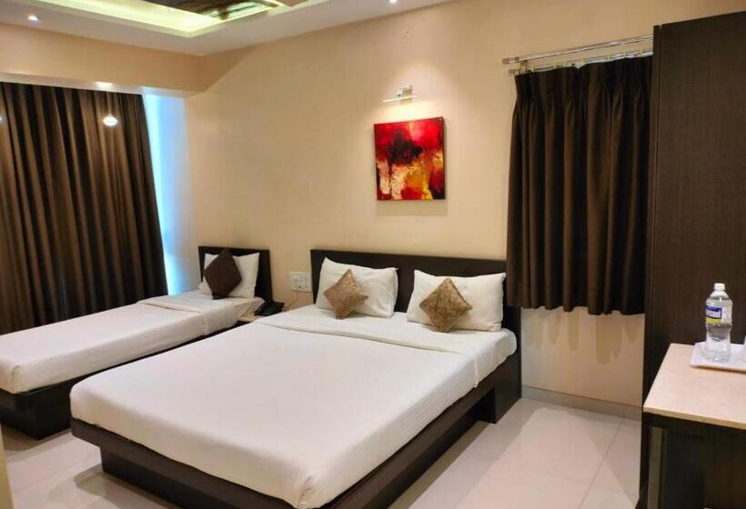 Hotel Strawberry Inn, Mahabaleshwar