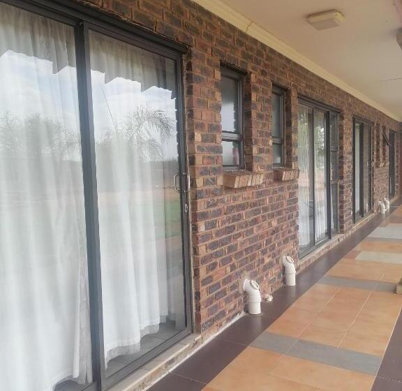 فندق The Wild Pig Lodge