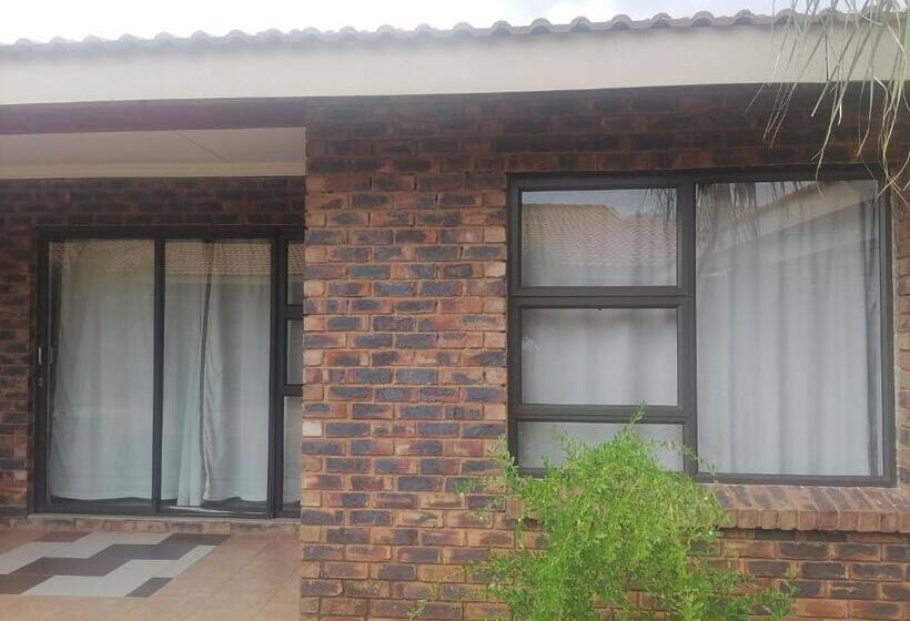 فندق The Wild Pig Lodge