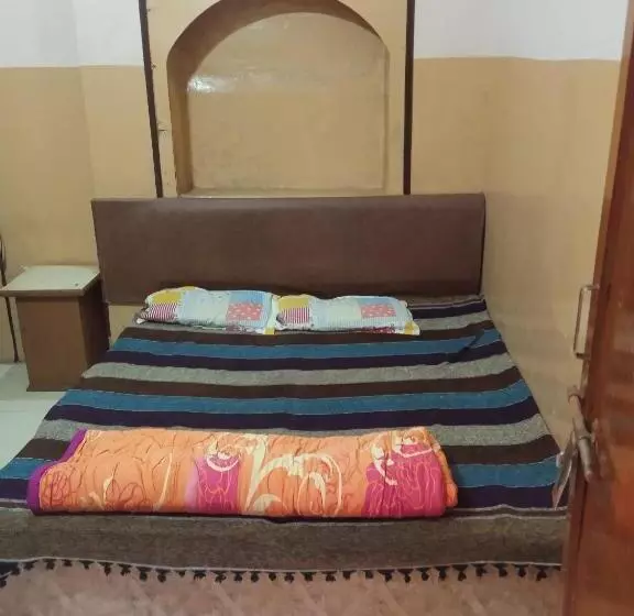 پانسیون Amrit Guest House
