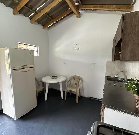 פנסיון Avatar Mountain Retreat