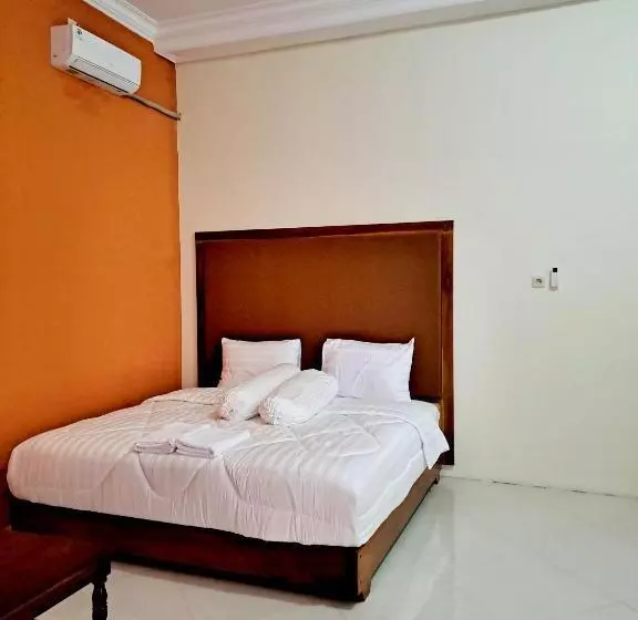 Pensione Kresna Guesthouse Pacitan