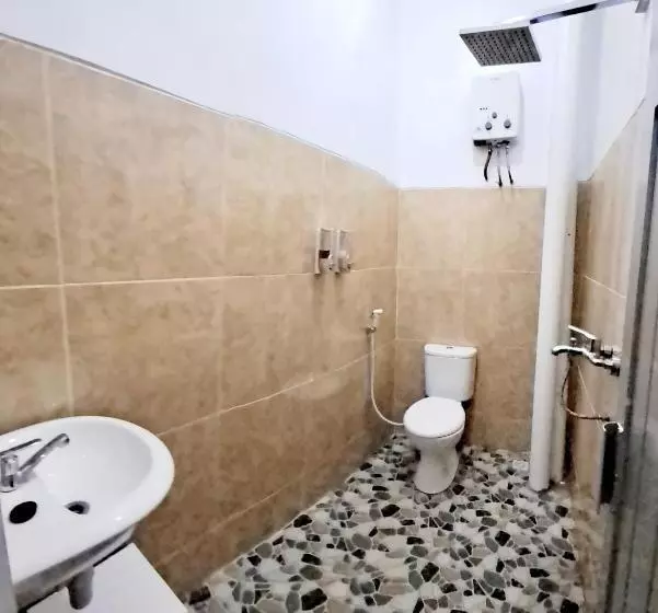 Pensione Kresna Guesthouse Pacitan