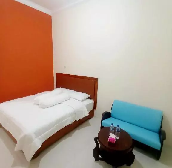 Pensione Kresna Guesthouse Pacitan