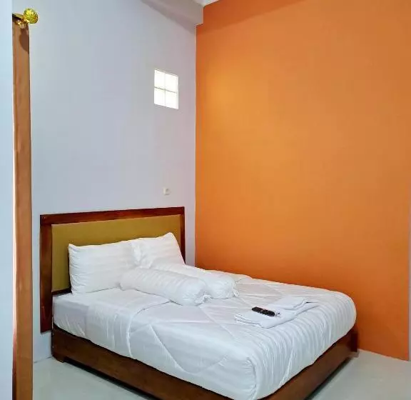 Pensione Kresna Guesthouse Pacitan