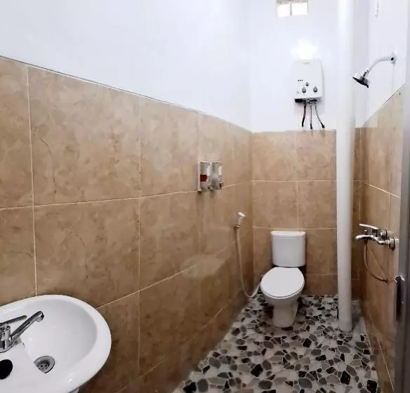 Pensione Kresna Guesthouse Pacitan
