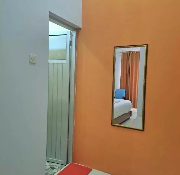 Pensione Kresna Guesthouse Pacitan