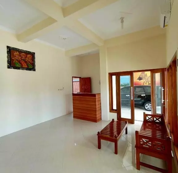 Pensione Kresna Guesthouse Pacitan