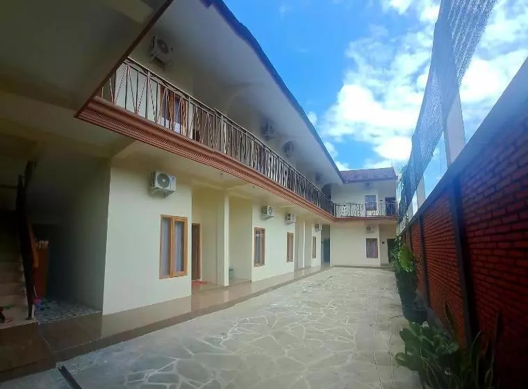 Pensione Kresna Guesthouse Pacitan