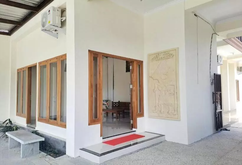 Pensione Kresna Guesthouse Pacitan