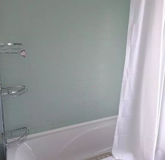 Majatalo Double Room Near London Seven Kings Train Station