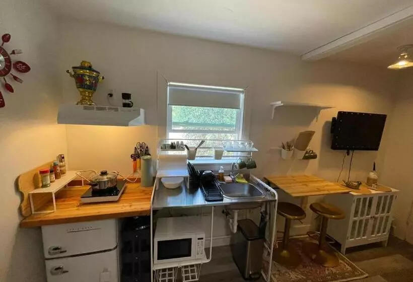 Majatalo Petite Guesthouse With Kitchenette And Private Bathroom