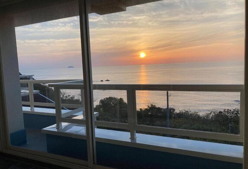 פנסיון Sunset Hills   Vacation Stay 21373v