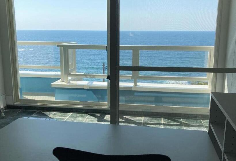 פנסיון Sunset Hills   Vacation Stay 21373v