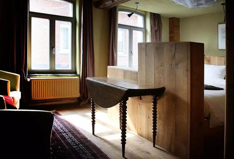 Poëziehotel Surplace   15 Min Van Pairi Daiza & Zoning Ghislenghien